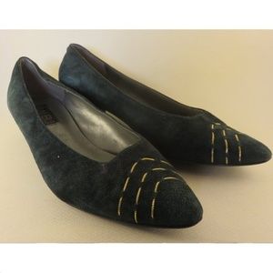 Vaneli Shoes Green Suede Gold Pointed Point